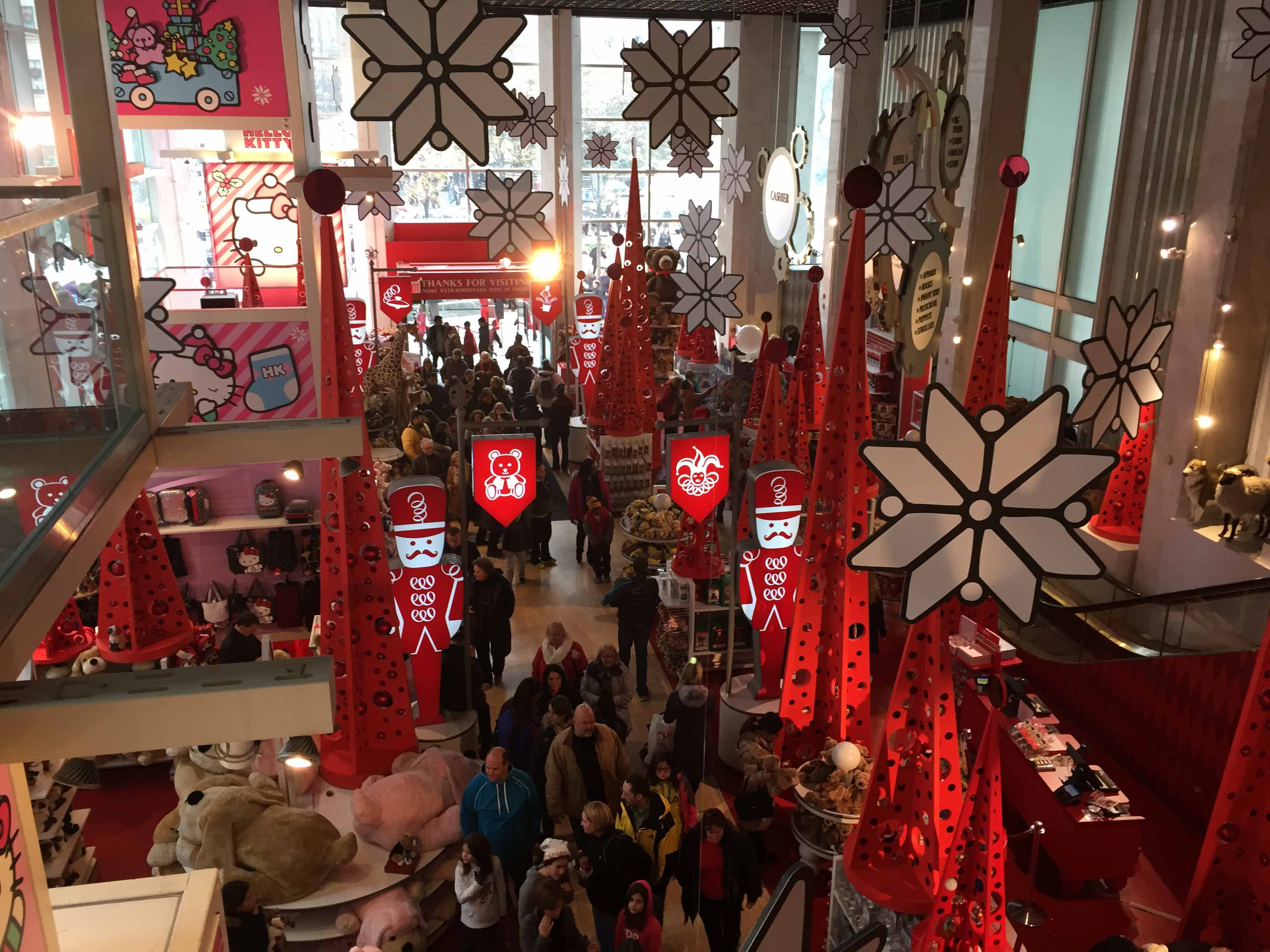 Last day of business at NYC's FAO Schwarz toy store