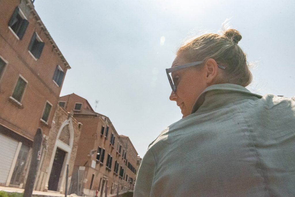 venice on a budget: learn to row a gondola