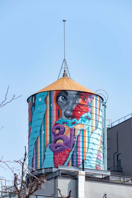 Like most Brooklyn neighborhoods, you'll find plenty of colorful street art around Carroll Gardens and Gowanus. 