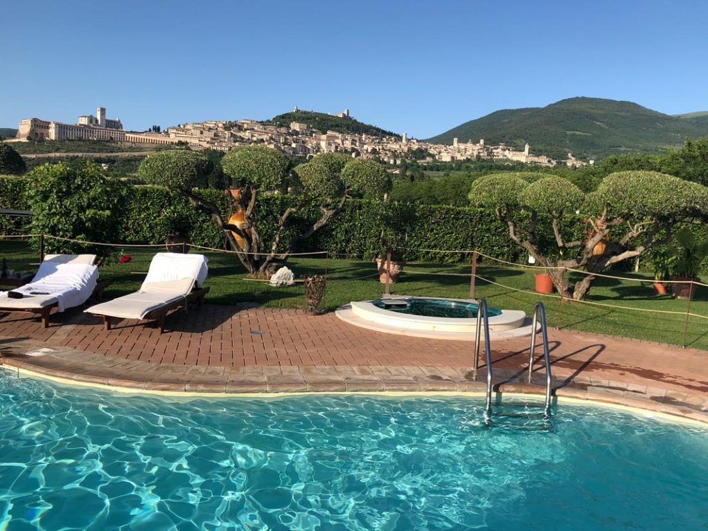 It may be a farm stay in Assisi, but it feels more like a resort with this sparkling pool. 