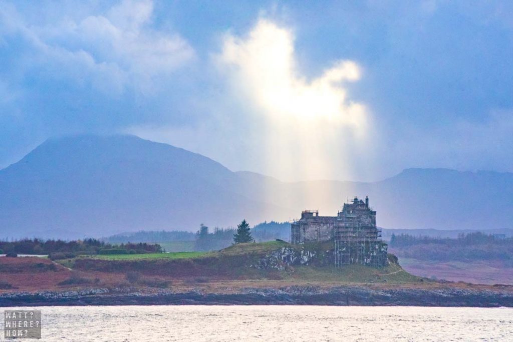 One of the sights, when you take the ferry to Mull from Oban, is the ruined Duart Castle
